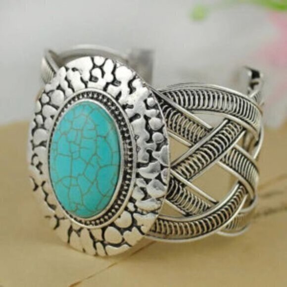 Ethnic Style Hollowed Geometric Twisted Bracelet, Jewelery Gift - Picture 1 of 9